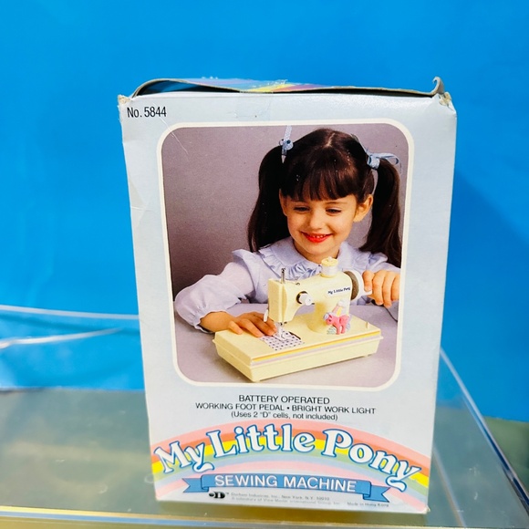 MY LITTLE PONY G1 VTG 1984 FIREFLY SEWING MACHINE & FOOT PETAL LIGHTS UP & RUNS - Picture 7 of 13